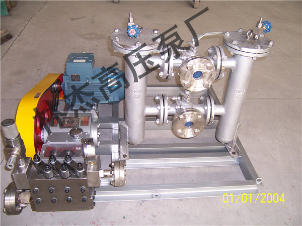 無錫高壓(yā)往複泵介紹(shao)高壓泵在工(gong)程機械中的(de)作用