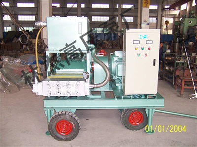 帶水箱移(yi)動式清洗泵(bèng)